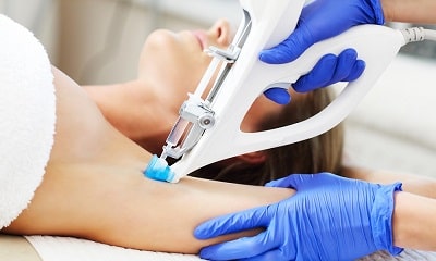 Лечение гипергидроза в центре косметологии Альфа Клиник
